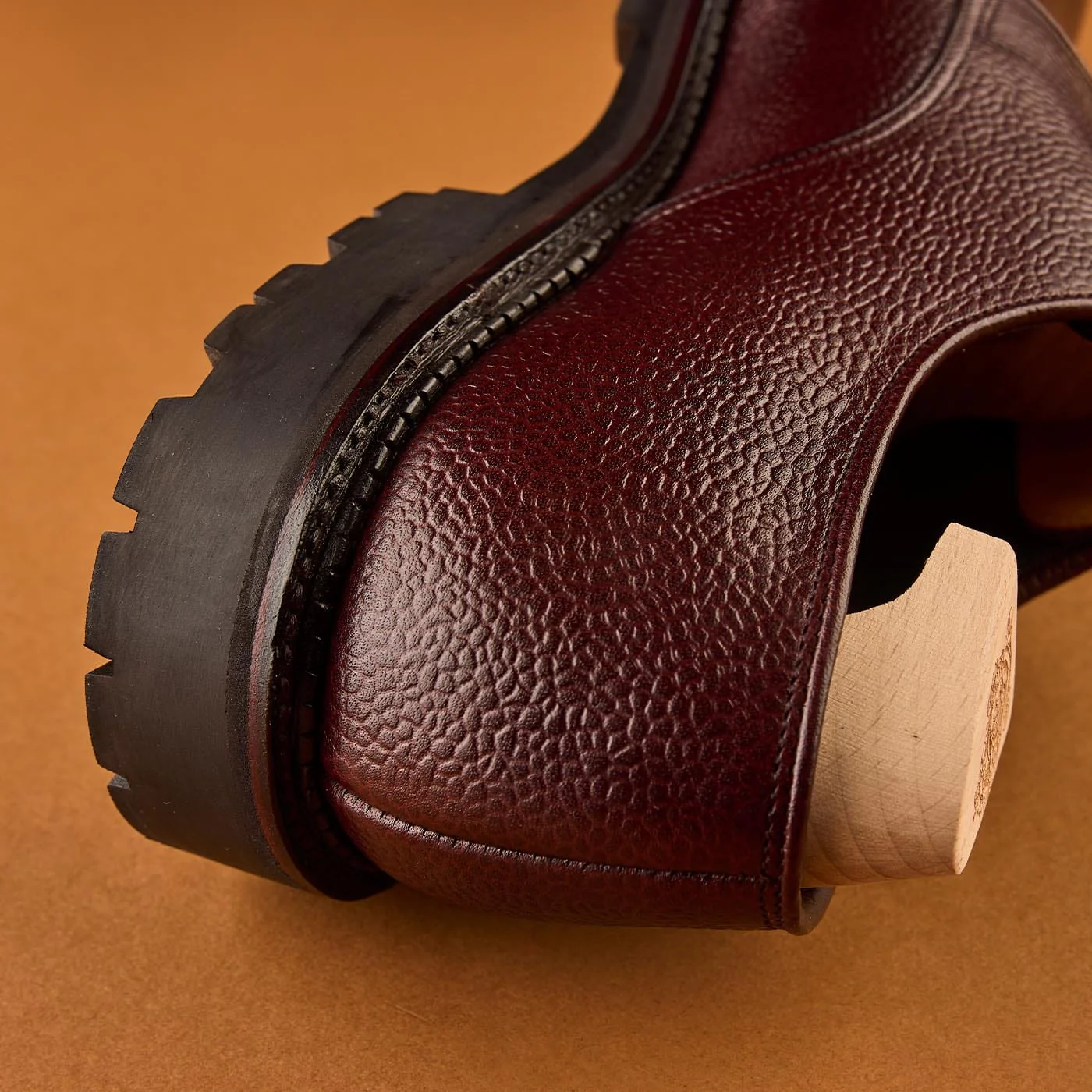Grasmere Oxblood Zug Grain - Image 4