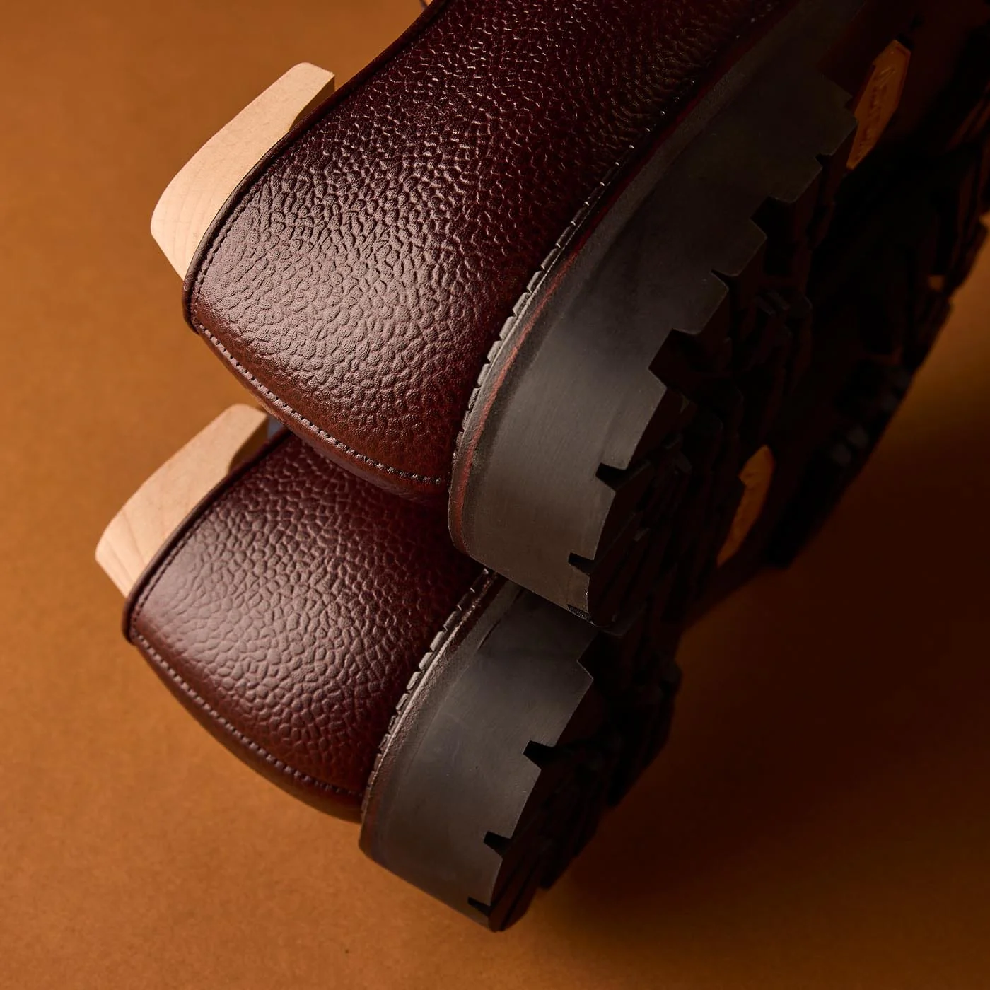 Grasmere Oxblood Zug Grain - Image 6